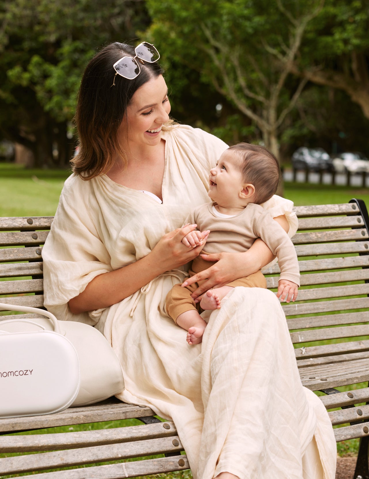 Momcozy M6 Mobile Breast Pump Single Maroon